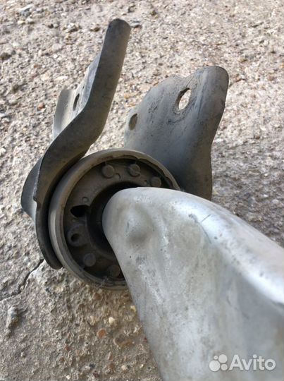 Рычаг на лендровер ивог