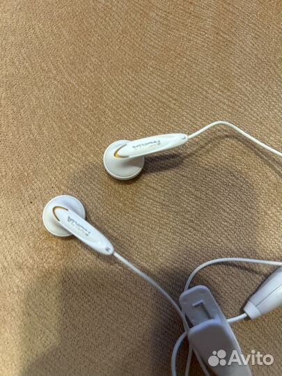 Новые наушники Nokia