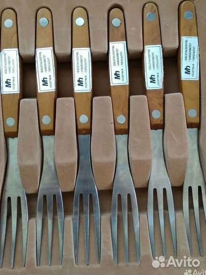Набор вилок и ножей