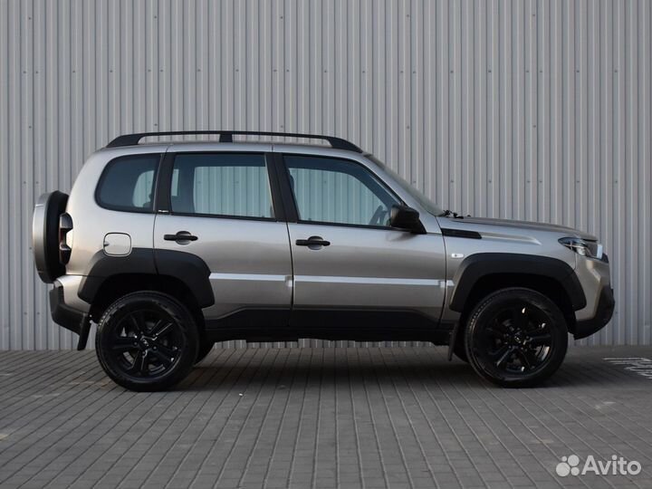 ВАЗ Niva Travel 1.7 МТ, 2022, 25 500 км