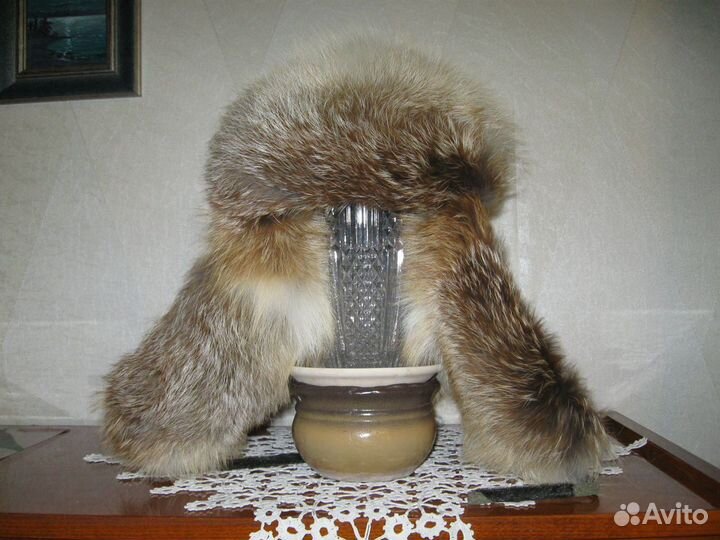 Шапка зимняя с отделкой из меха лисы