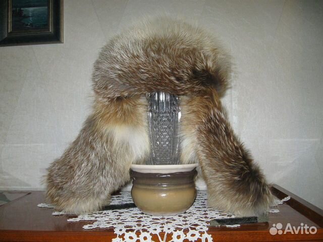 Шапка зимняя с отделкой из меха лисы