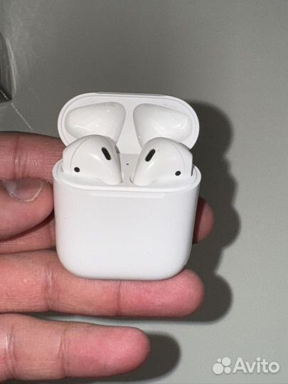 Беспроводные наушники apple airpods