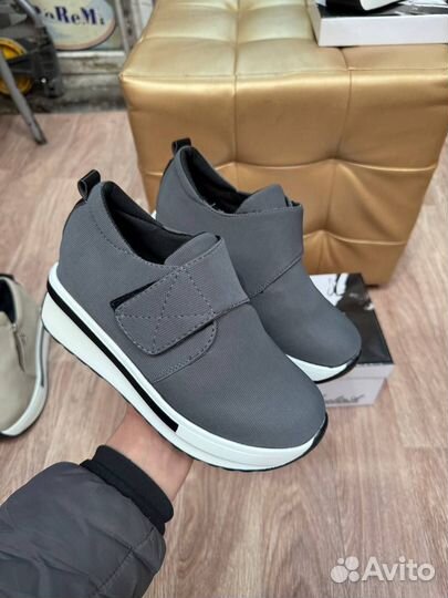 Женские кеды бежевые