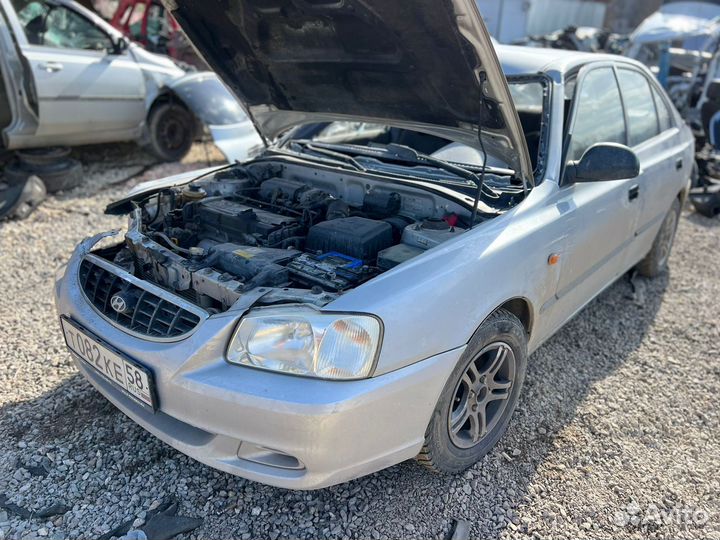 В разборе hyundai accent тагаз