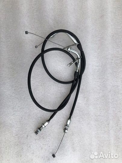 Suzuki GSX-R 750 K7 трос газа закрвающий