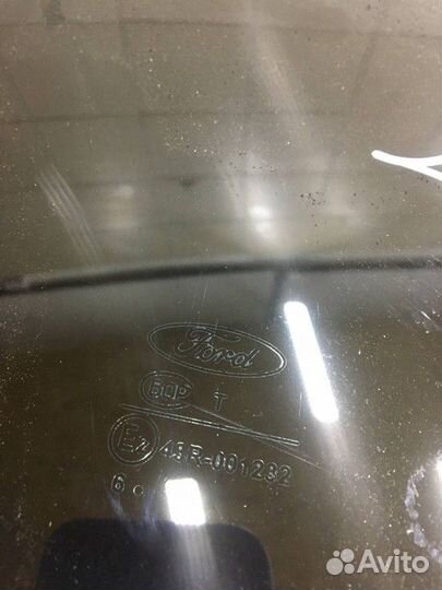 Стекло кузовное глухое левое седан Ford Focus