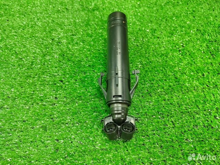 Форсунка омывателя фары левая VW Passat B7 2011-20