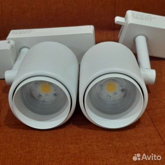 Трековые светильники новые