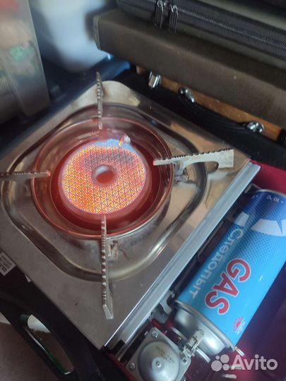 Продам газовую плиту