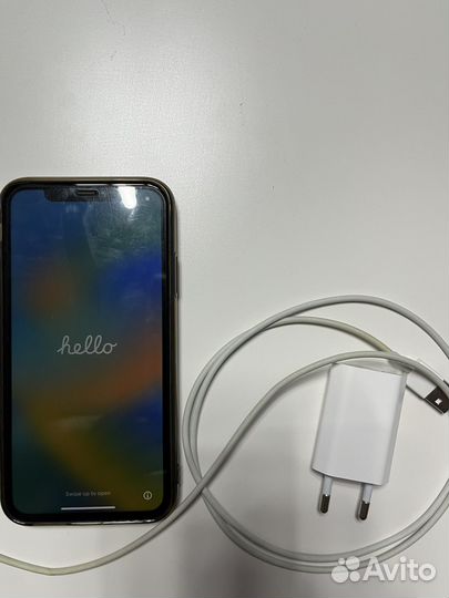 Телефон iPhone XR
