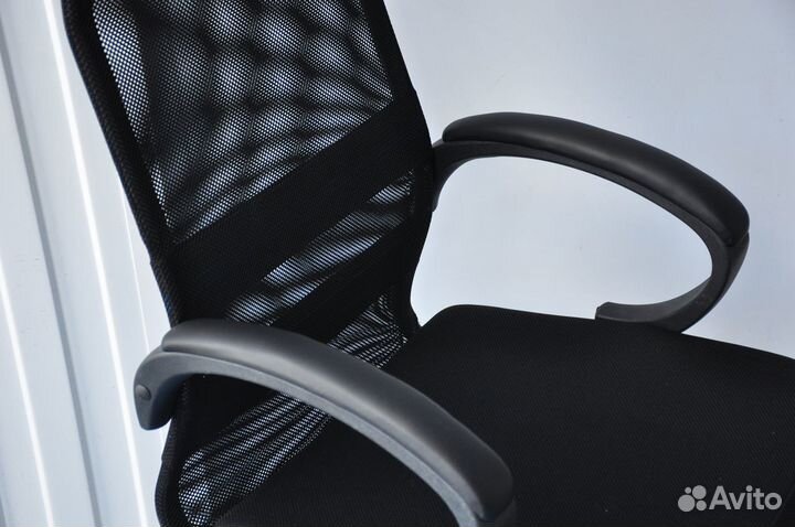 Офисное кресло 