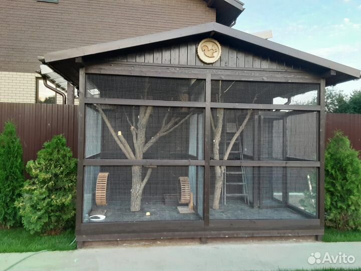 Вольер для белок и попугаев