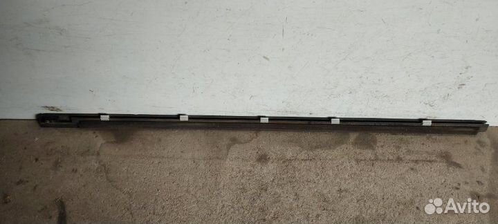 Молдинг стекла передний правый Ssang Yong Kyron