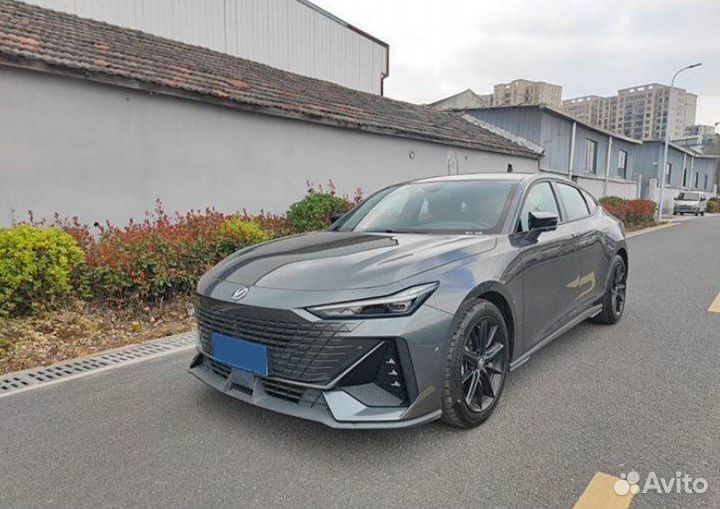 Changan UNI-V 1.5 AMT, 2022, 10 000 км