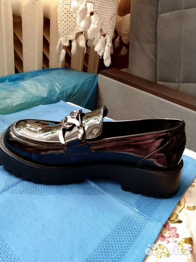 Лоферы женские