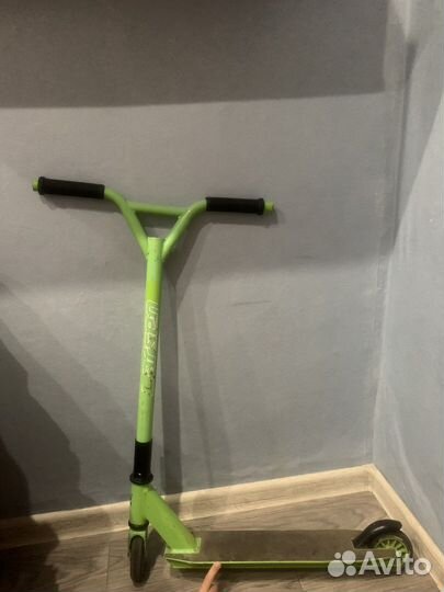 Трюковой самокат Larsen