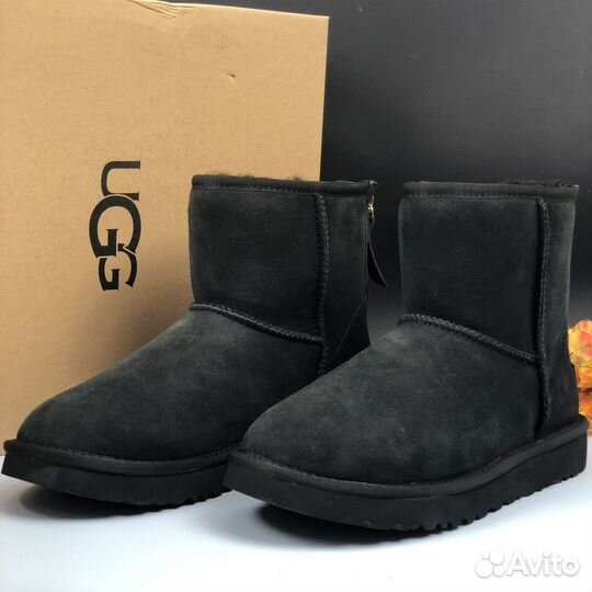 Ugg Classic Mini Zip II Black