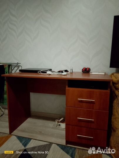 Письменный стол