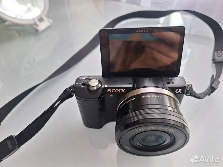 Беззеркальный фотоаппарат Sony Alpha A5000