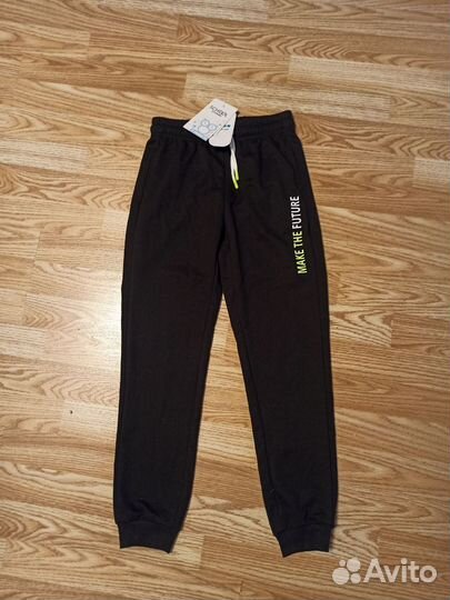 Новые спортивные штаны для мальчика