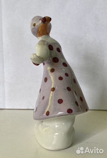 Фарфоровая статуэтка Огневушка Поскакушка Сысерть