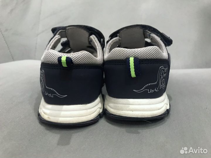 Сандалии детские для мальчиков 23