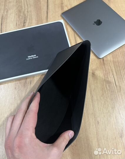 Оригинальный кожаный чехол Apple для Macbook 12