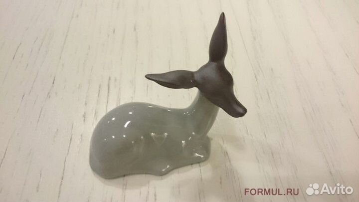 235101 Статуэтка Олень