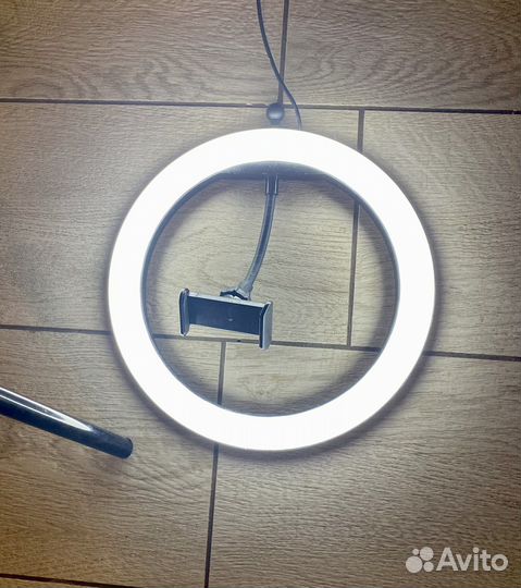 Кольцевая лампа со штативом