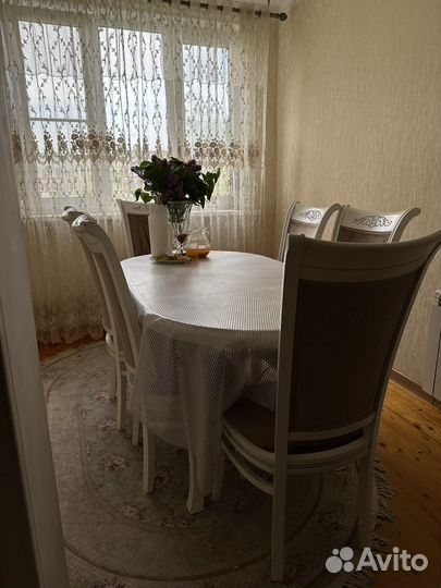 Продается стол б/у