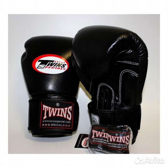 Боксерские перчатки и шлем Twins