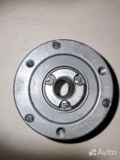 Патрон трехкулачковый