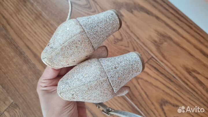 Туфли на девочку 33