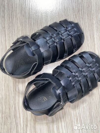 Сандалии для девочки 25 размер Zara