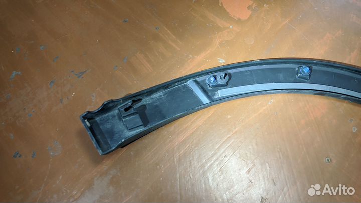 Молдинг крыла заднего правого Audi 83A853818