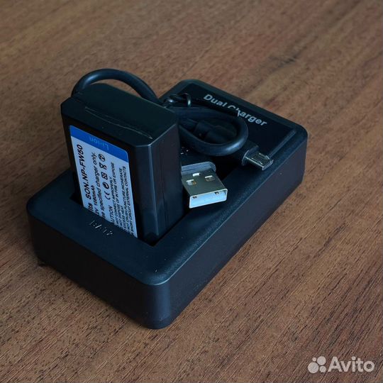 Двойное зарядное устройство NP-FW50