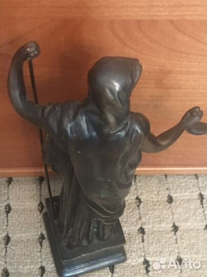 Бронзовая статуэтка Vesta