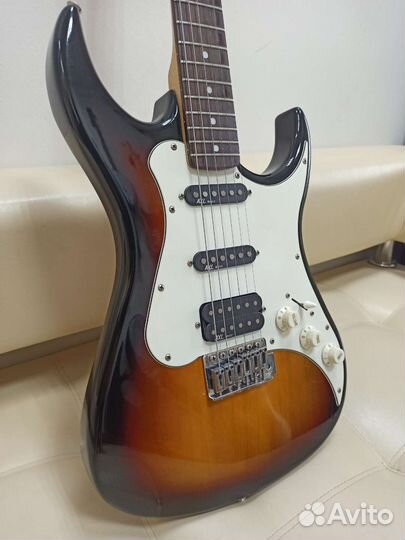 Стратокастер AXL электрогитара