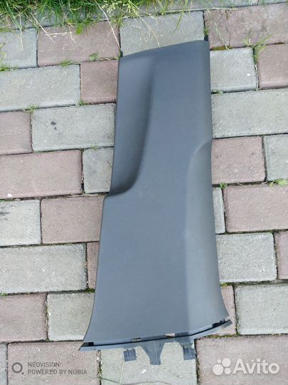 Обшивка средн. стойки правой Фольксваген Пассат Б6