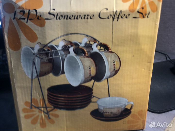 Набор чашек и блюдец