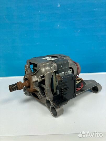 Двигатель стиральной машины Zanussi