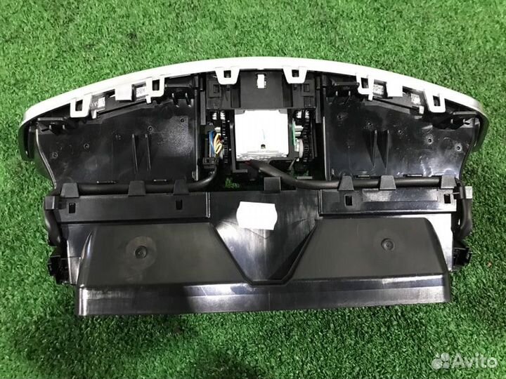 Дефлектор центральный Mercedes-Benz S-Class W221