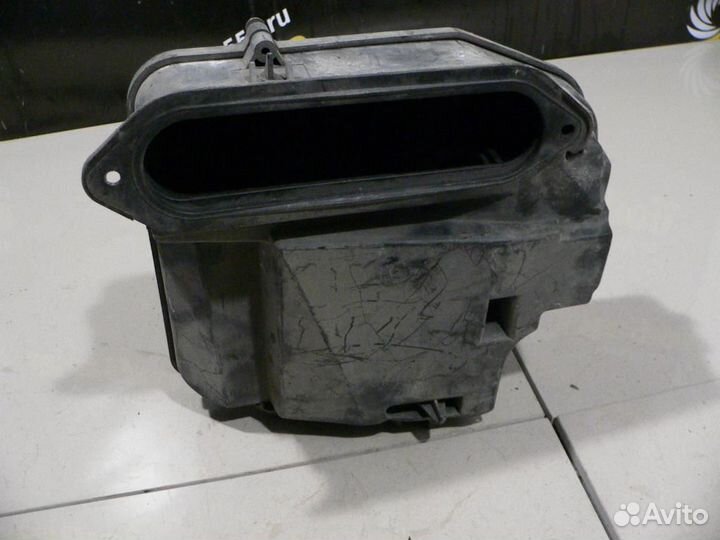 Корпус блока предохранителей volkswagen Passat