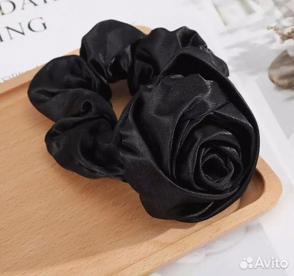 Резинка для волос Роза