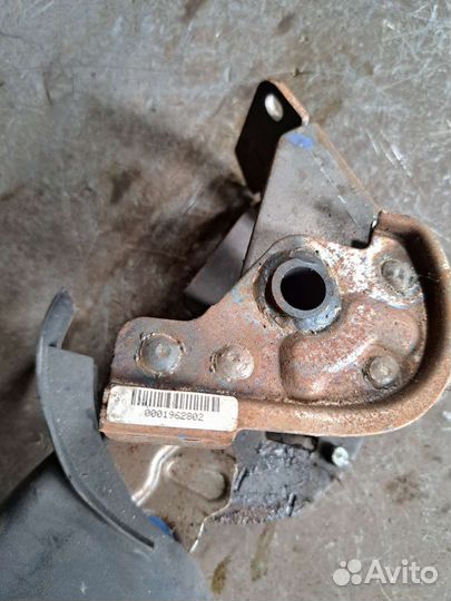 Ручник Mazda 3