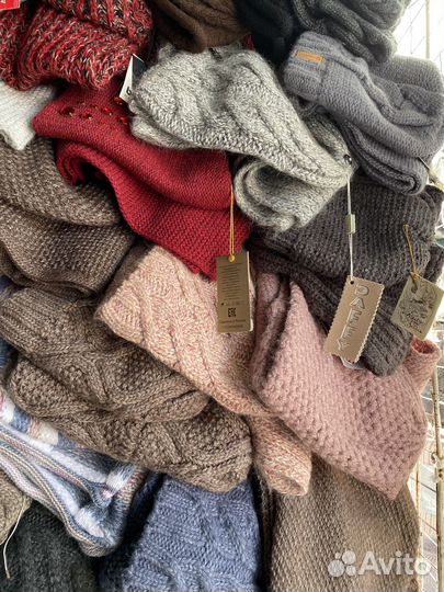 Набор шапка и хомут женский