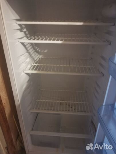 Холодильник indesit