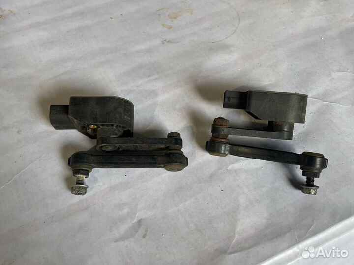 Датчик положения кузова Ауди Volkswagen Porsche