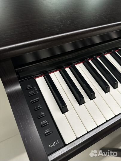 Yamaha YDP-165 Цифровое пианино с банкеткой